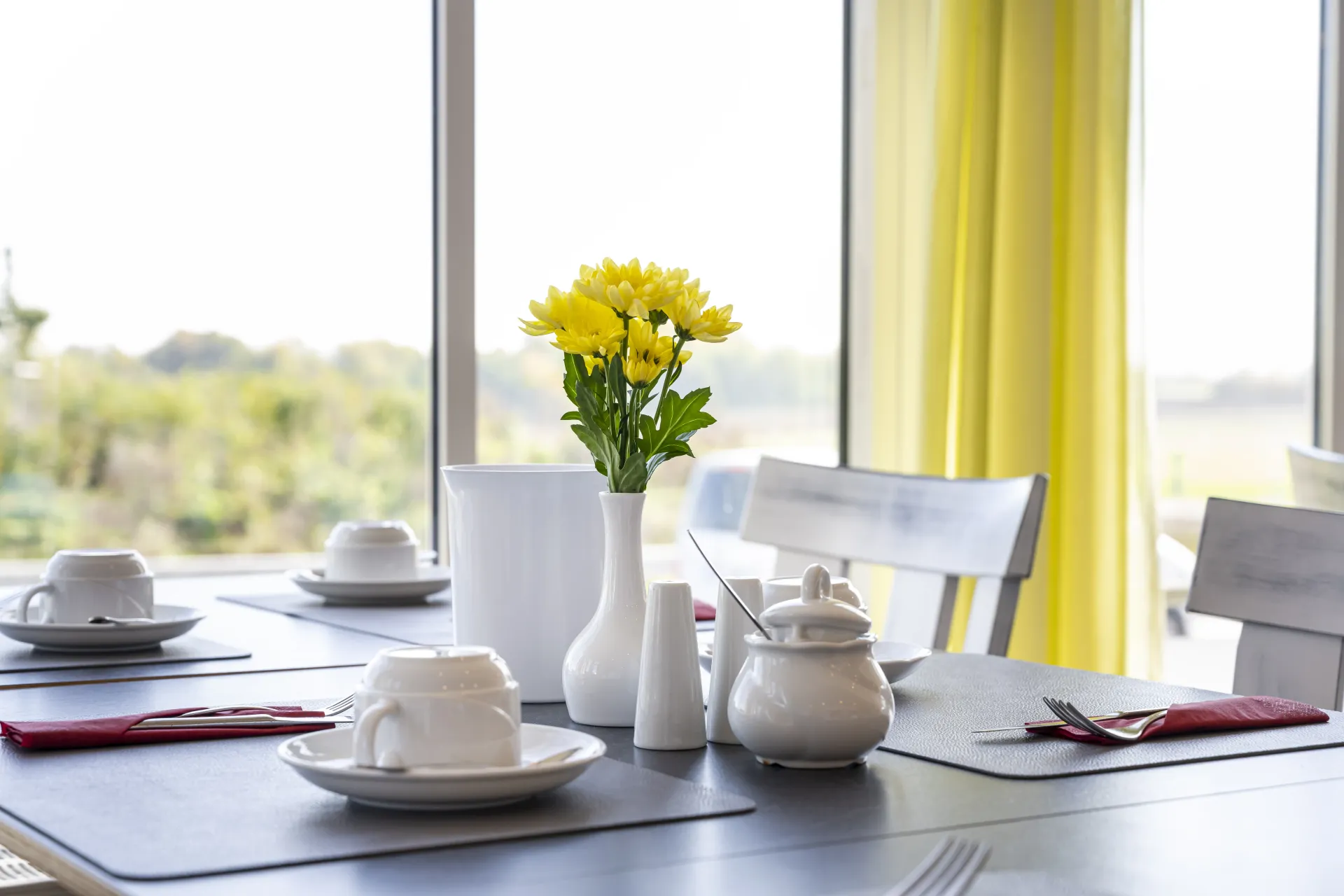 Frühstücksraum mit Panoramablick im Hotel Günter Lenting