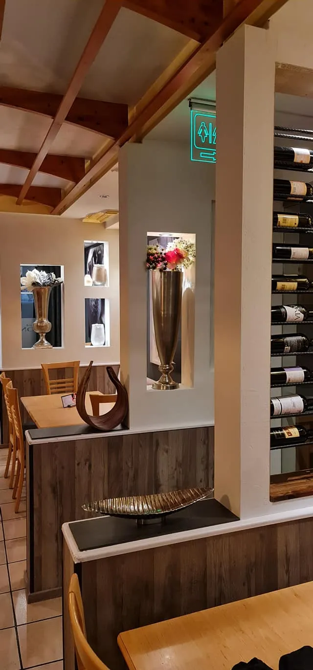 Gemütliches Ambiente im Restaurant Irodion – Platz für Familienfeiern und Firmenessen